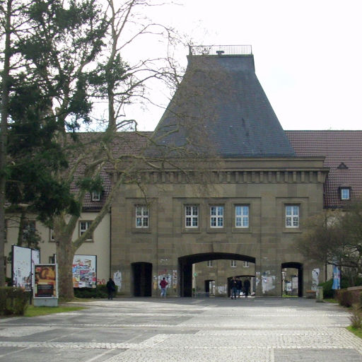 Eingang der Johannes-Gutenberg-Universität Mainz